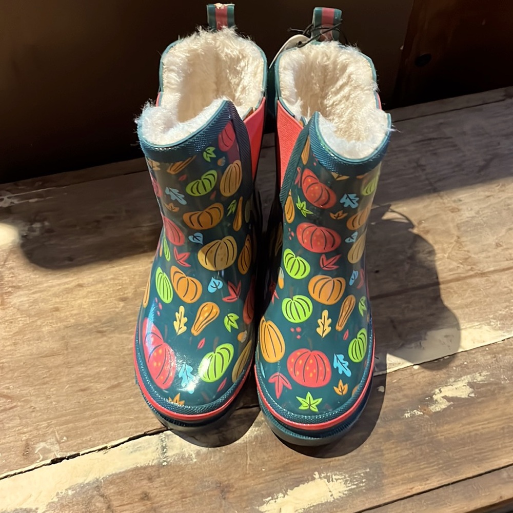 Lily & Dan, children's Sherpa lined rain boots size 7 / 8 . NWT